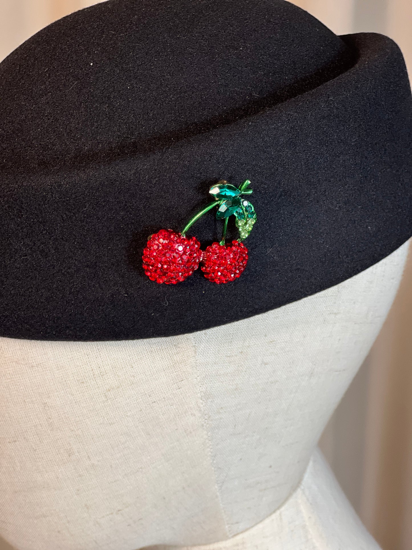 Brosă CHERRY DIAMONDS