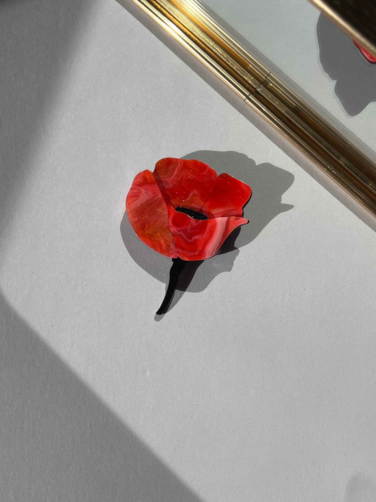 Брошка MARCH RED