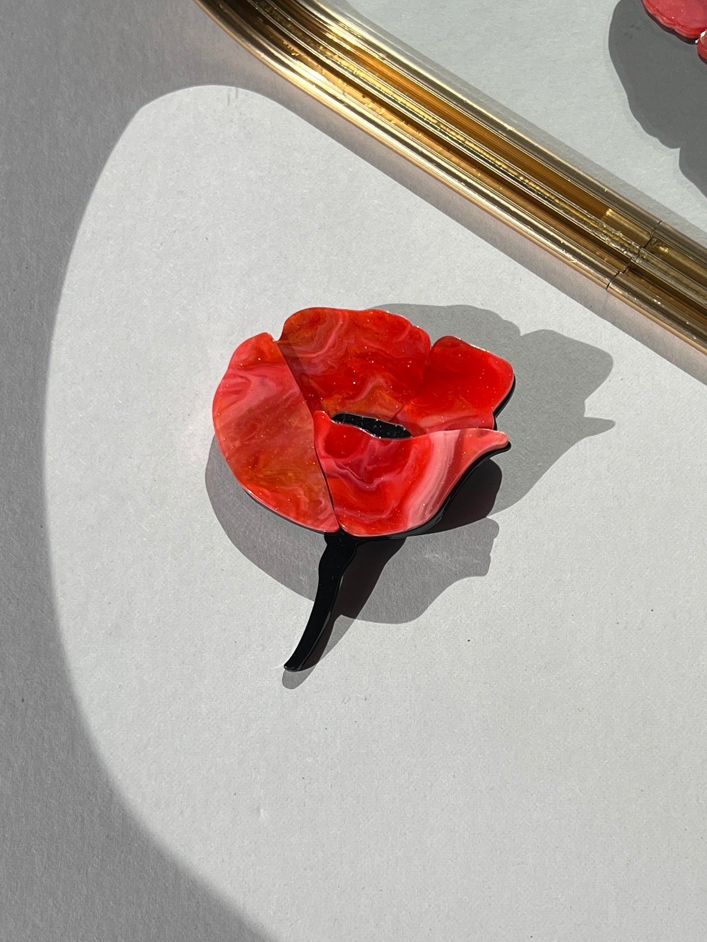 Брошка MARCH RED
