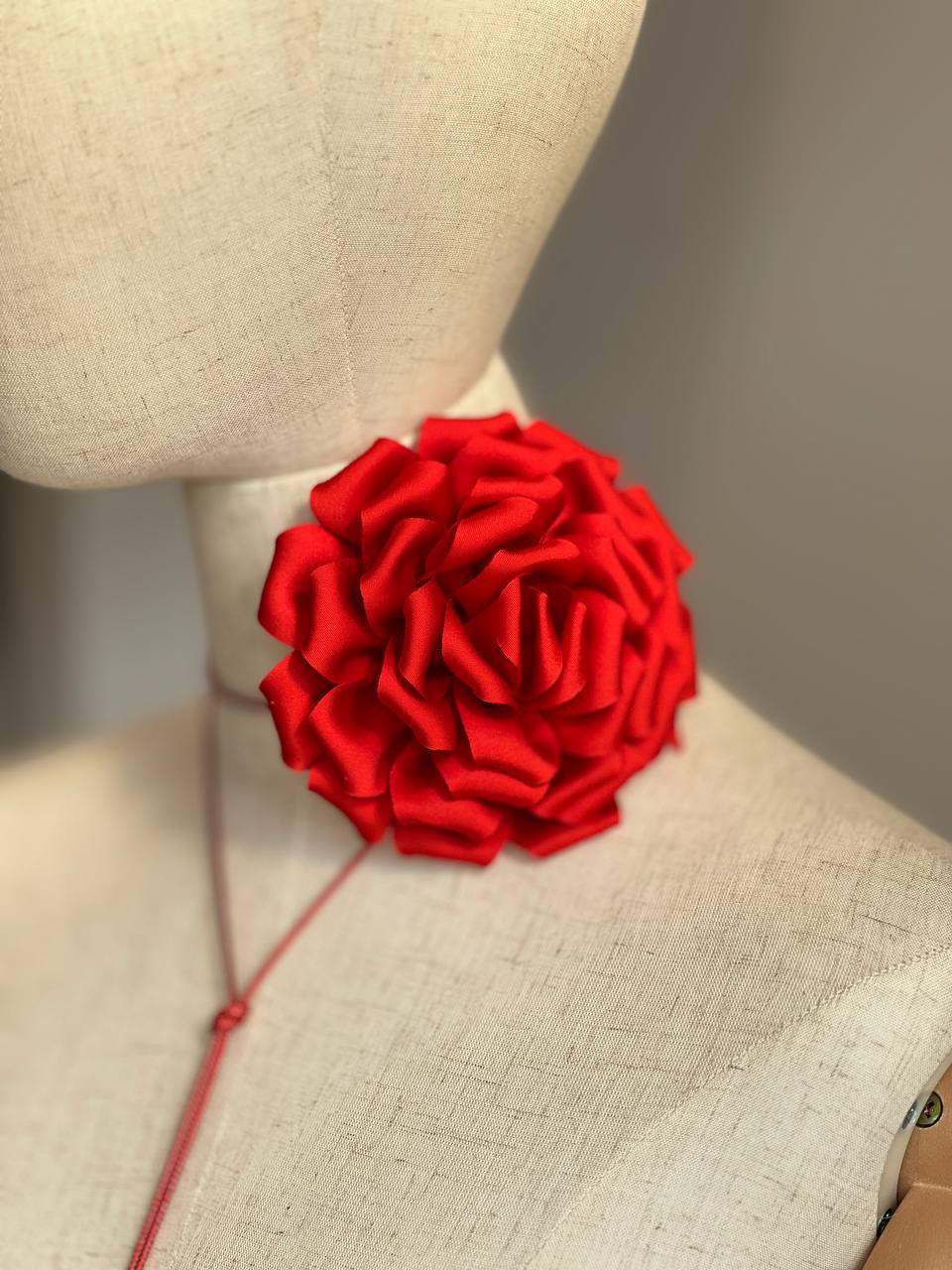 Аксесоар цвете HOT RED