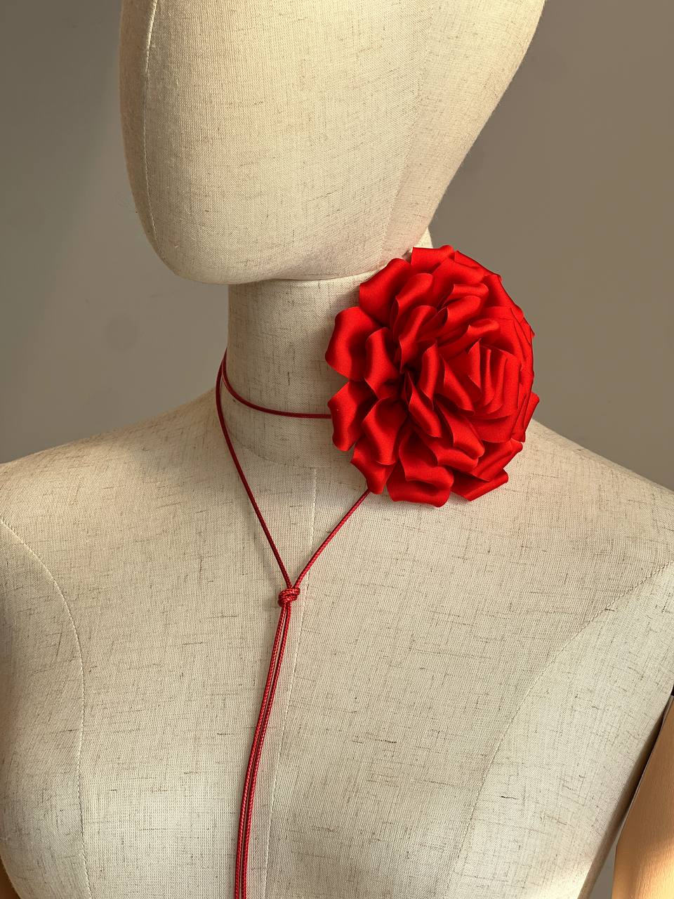 Аксесоар цвете HOT RED