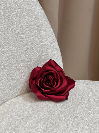 Брошка роза от сатен ROSE
