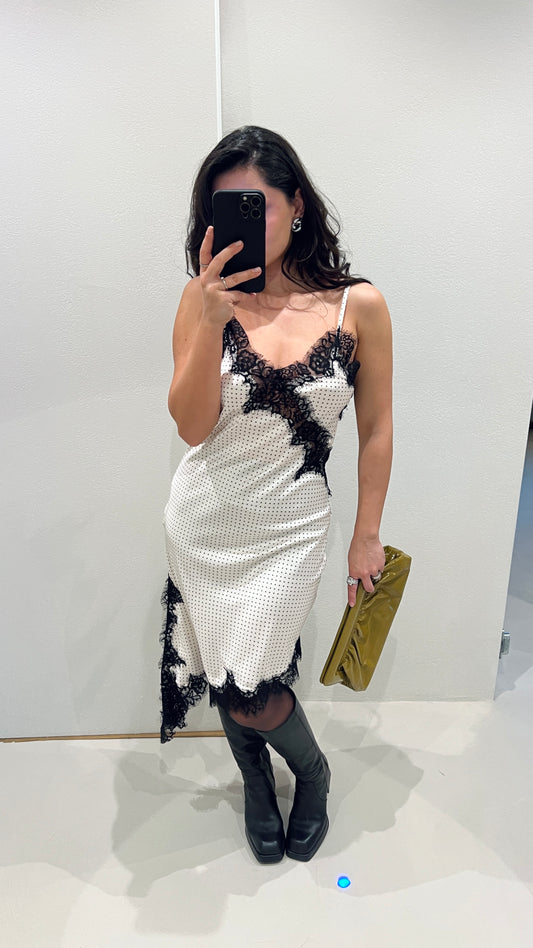 Асиметрична рокля от сатен с дантела DOLCE CREAM