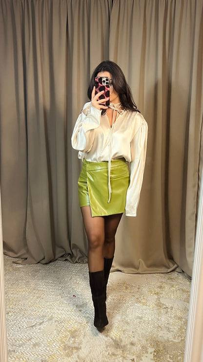 Сатенена риза с връзки LOLA