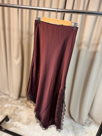 Сатенена пола с дантела BURGUNDY