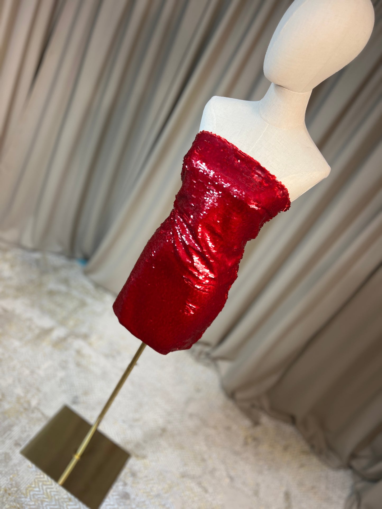 Червена рокля с пайети THAT GIRL