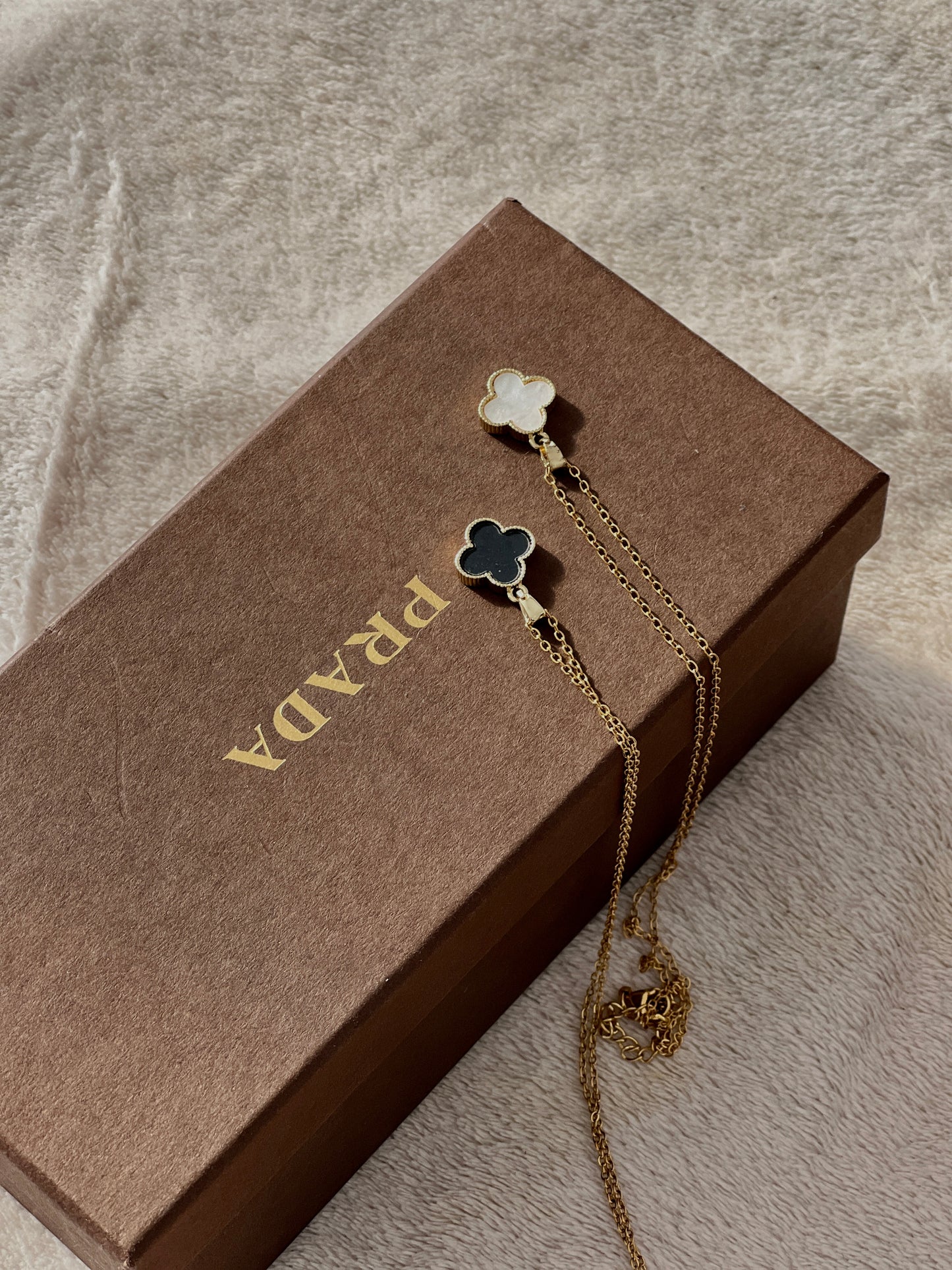 Двулицево колие с цветче от неръждаема стомана AMALFI