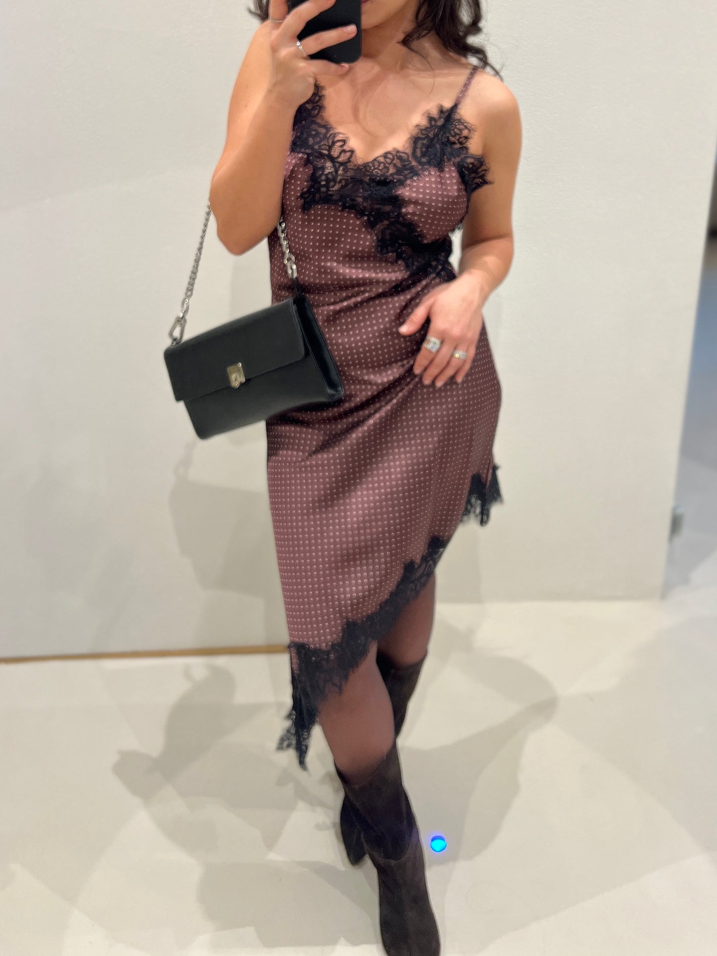 Асиметрична рокля от сатен с дантела DOLCE BROWN