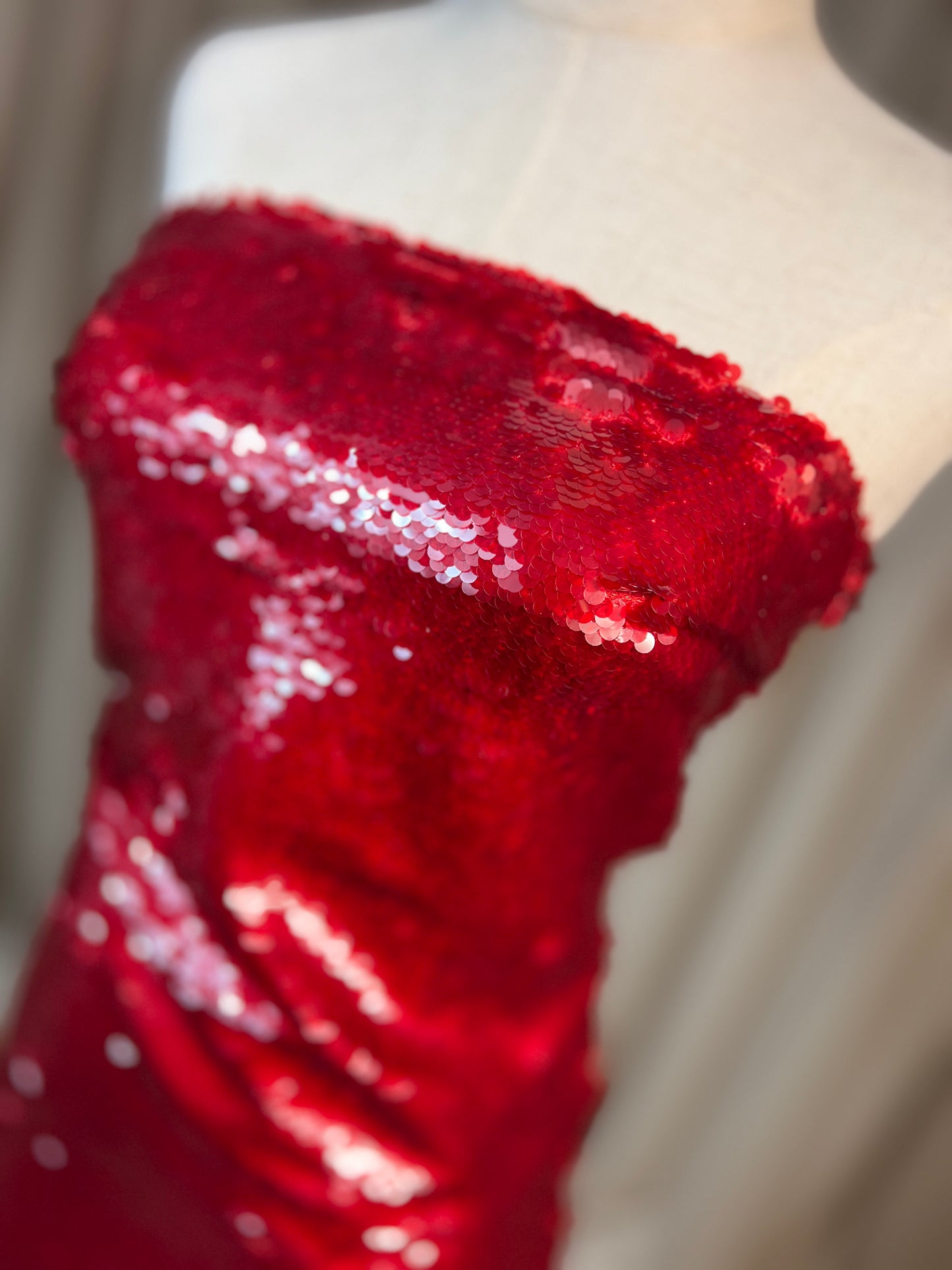 Червена рокля с пайети THAT GIRL