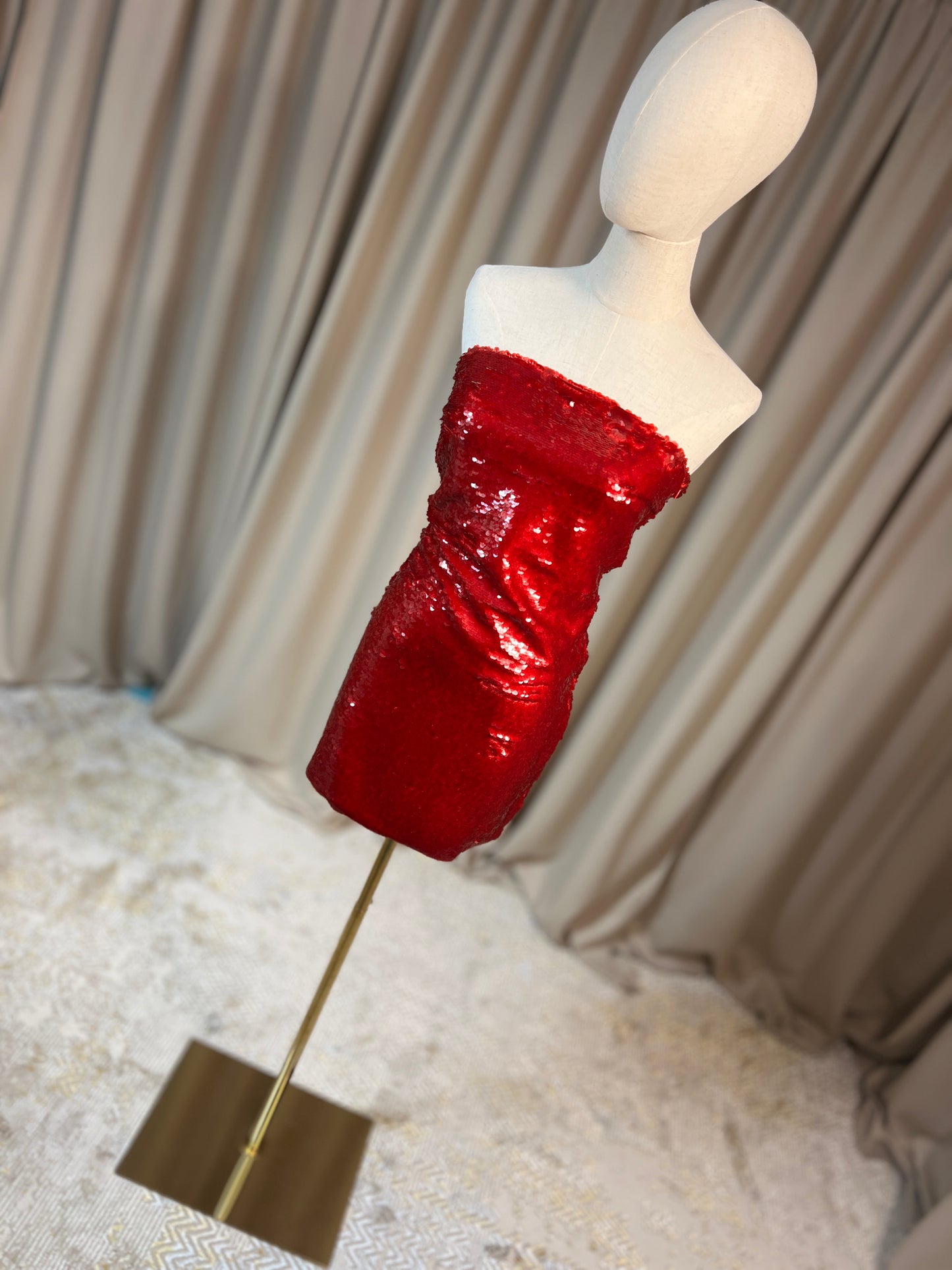 Червена рокля с пайети THAT GIRL