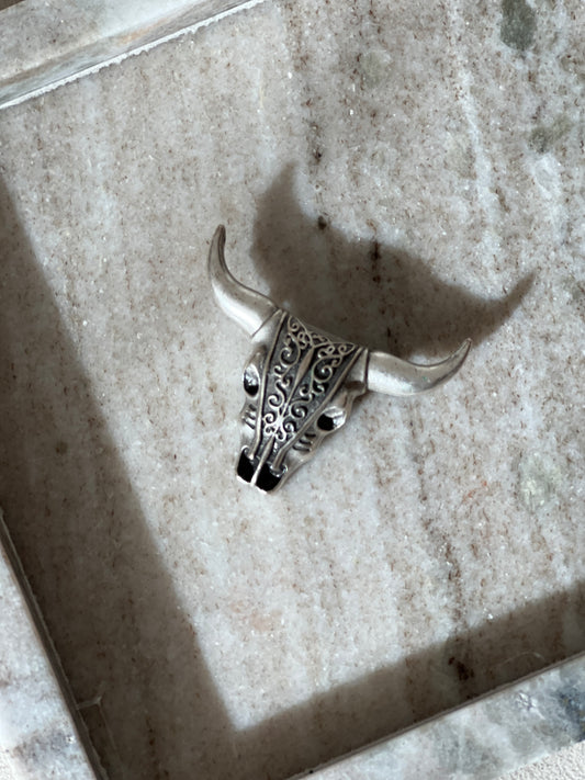 Брошка THE BULL