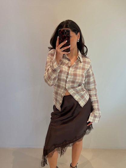 Сатенена пола с дантела TRIANGLE