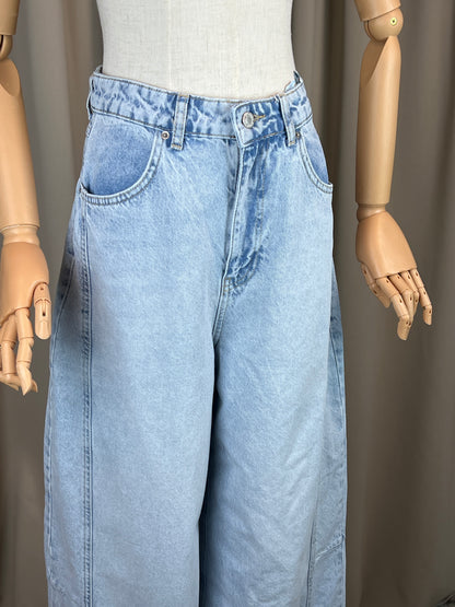 Дънки с апликации ICONIC