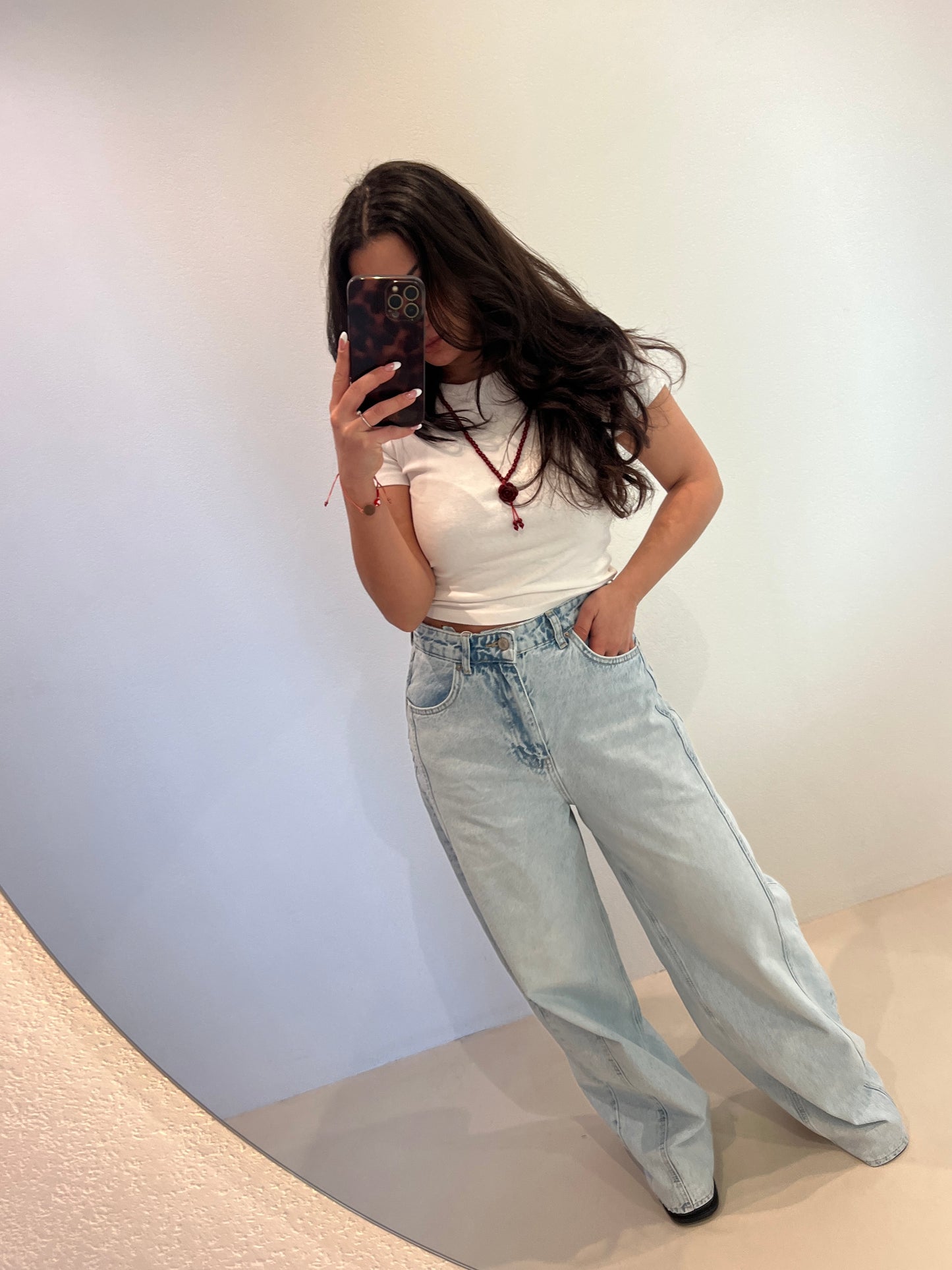 Дънки с апликации ICONIC