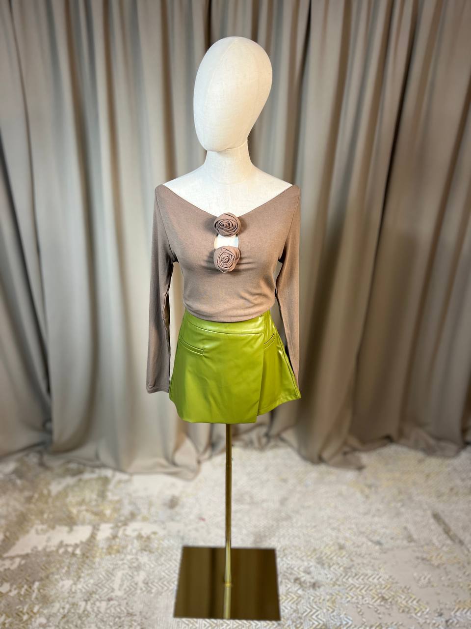 Блуза с рози ROSALIA