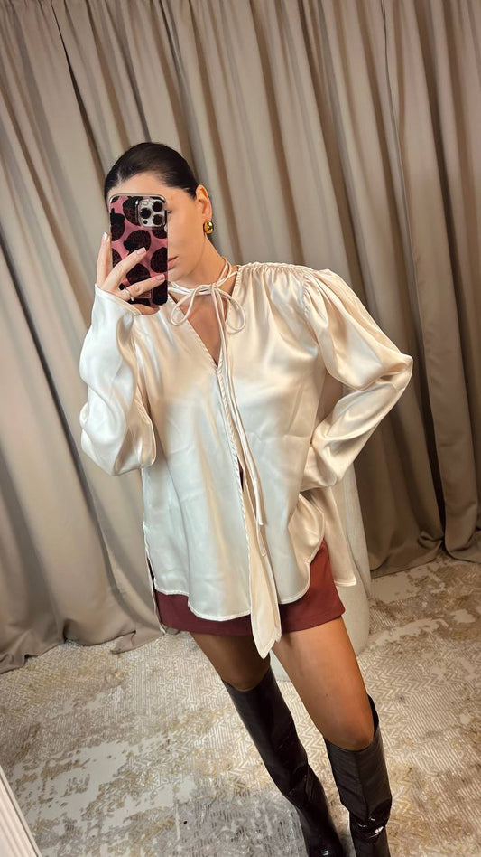 Сатенена риза с връзки LOLA